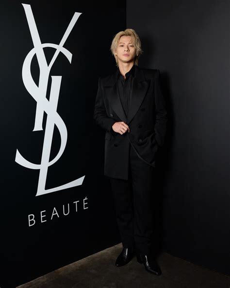 平野紫耀 ysl|平野紫耀がYSLのポップアップ開催を祝福 「YSLの一部になれた .